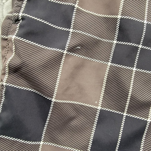Oakley Board Shorts Mens Size 38 Gray Black Plaid Swim Trunks Amphibian - Picture 7 of 13